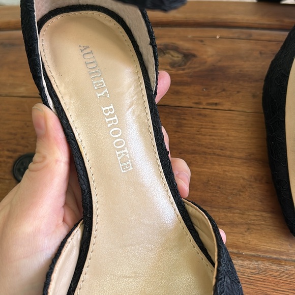 Audrey Brooke kitten heels size 6.5 | black lace - Picture 5 of 5